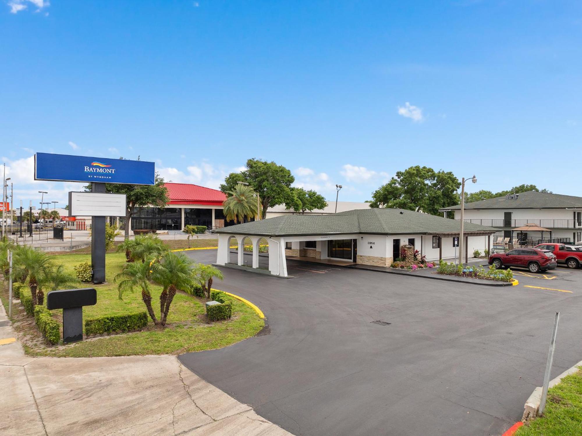 Отель Baymont By Wyndham Orlando Downtown Экстерьер фото