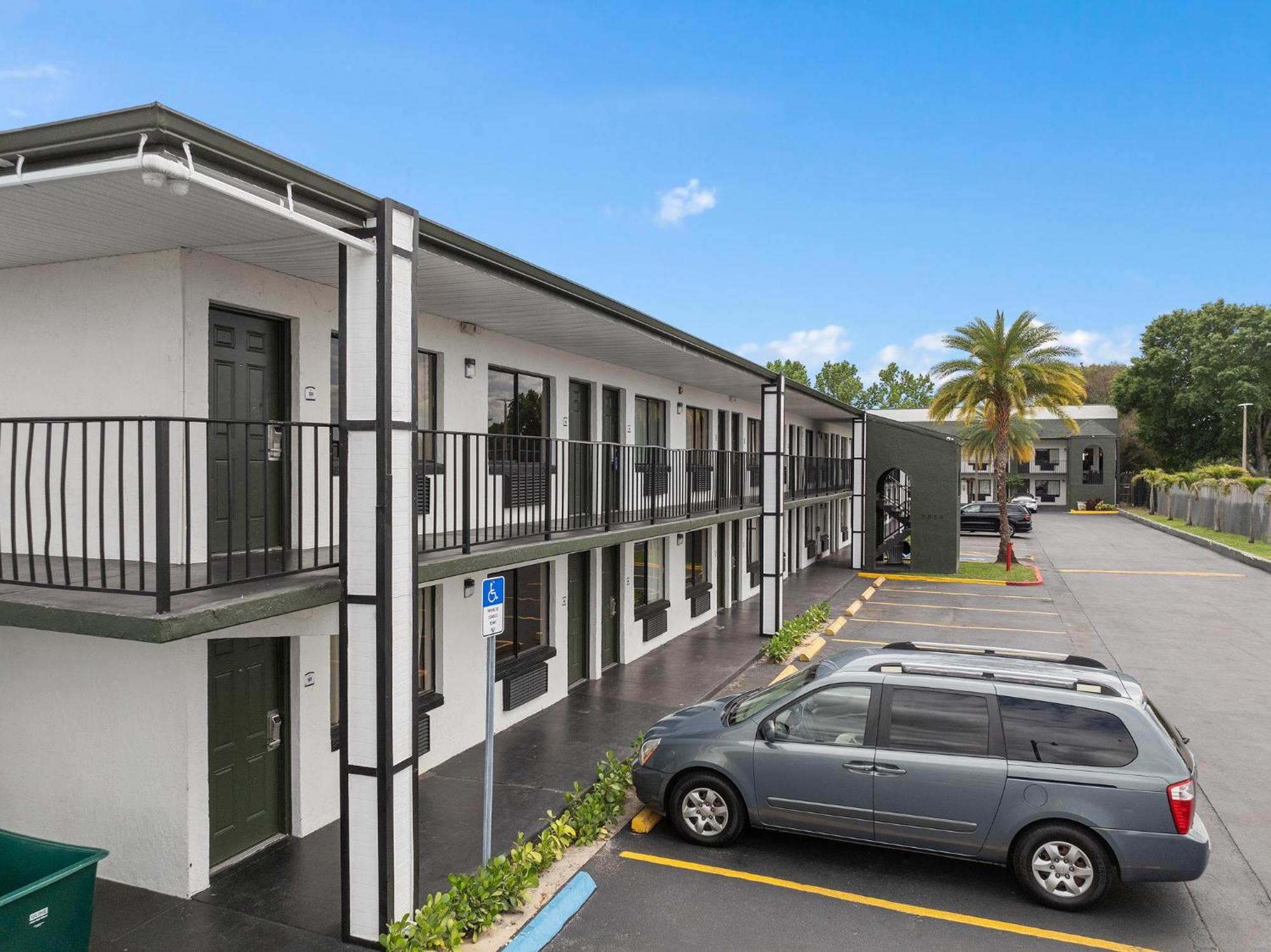 Отель Baymont By Wyndham Orlando Downtown Экстерьер фото