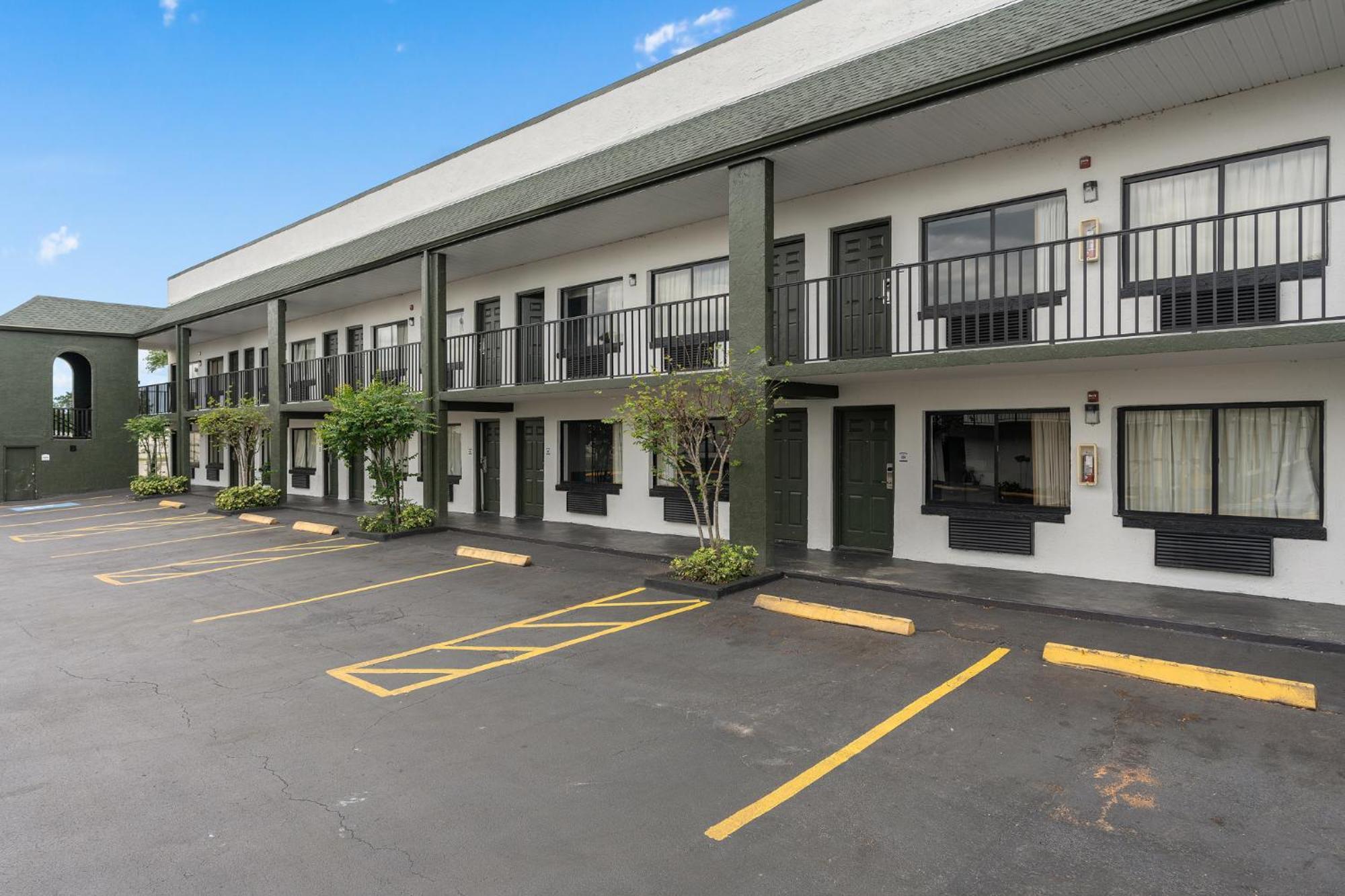 Отель Baymont By Wyndham Orlando Downtown Экстерьер фото